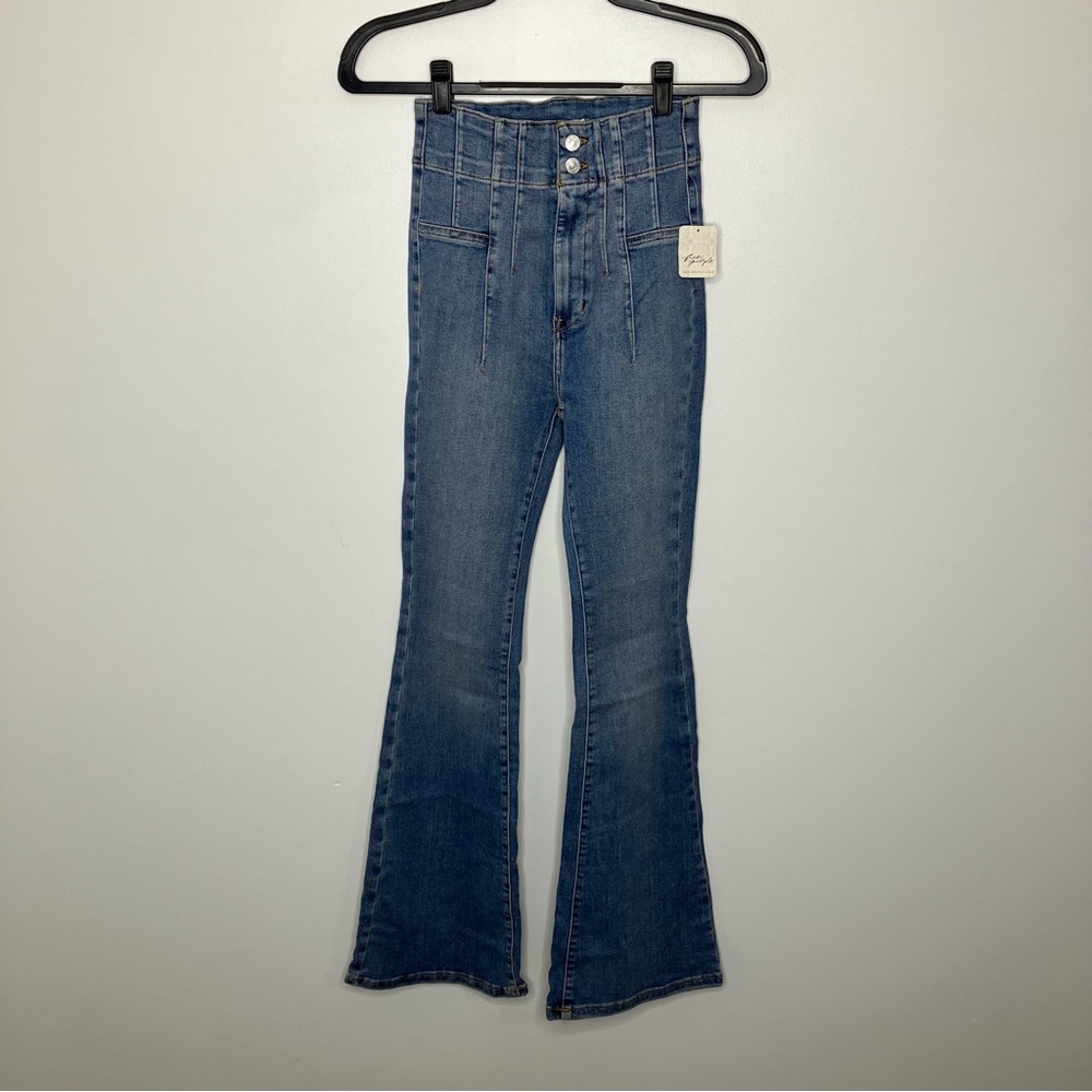NWT FREE PEOPLE We the Free Jayde Flare Jeans Light Wash 27